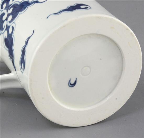 A Worcester The Dragon pattern blue and white mug, c.1760-5, height 11.8cm